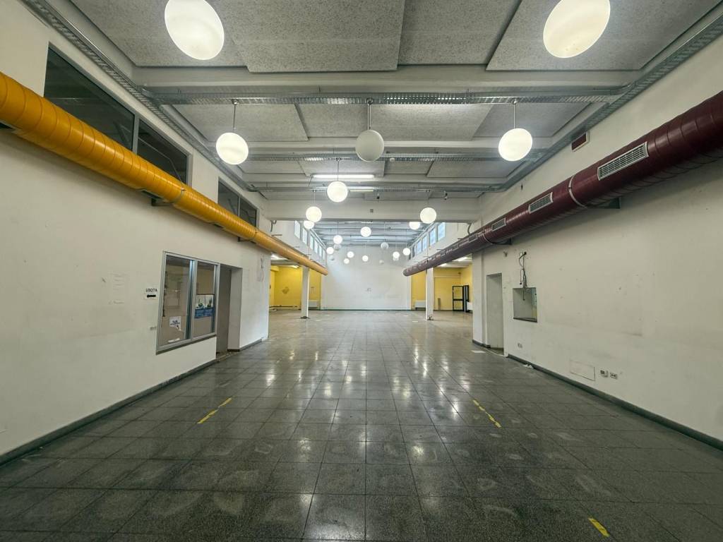negozio in affitto a Roma in zona Celio