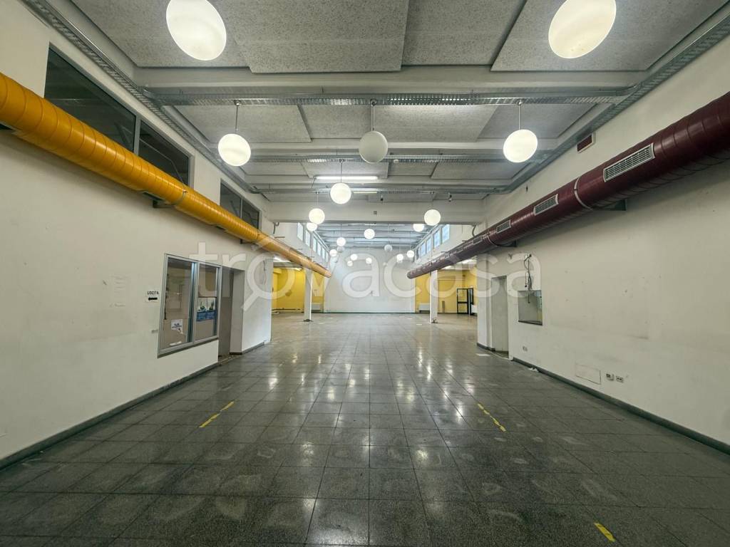 locale commerciale in affitto a Roma in zona Celio