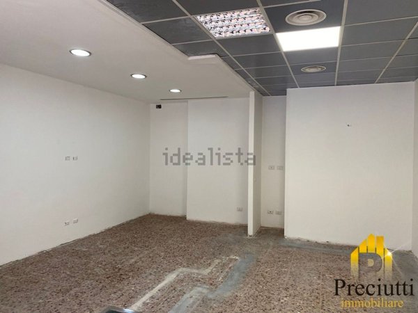 negozio in affitto a Roma