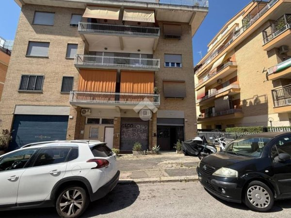 negozio in affitto a Roma in zona Primavalle