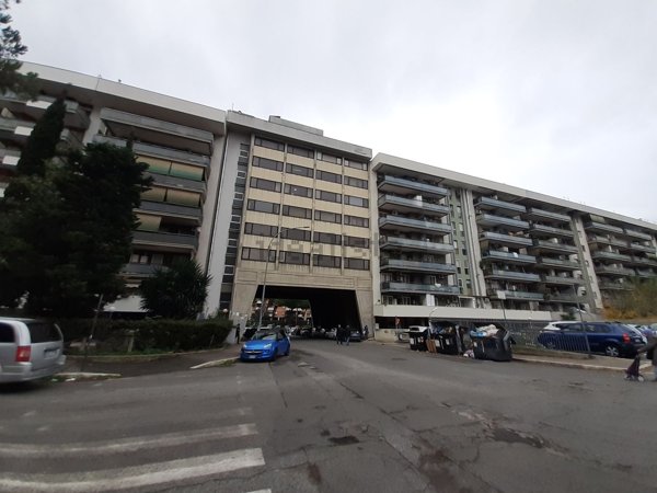 ufficio in affitto a Roma in zona Cinecittà