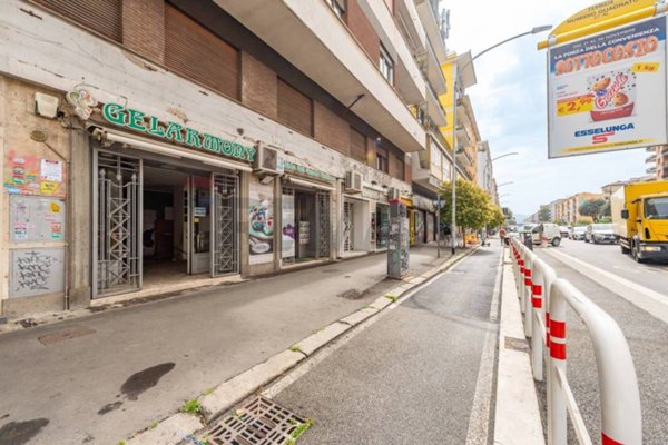 locale commerciale in affitto a Roma