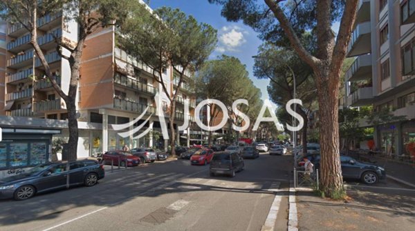 negozio in affitto a Roma in zona EUR