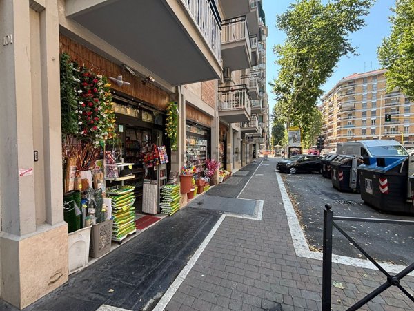 locale commerciale in affitto a Roma in zona Portuense