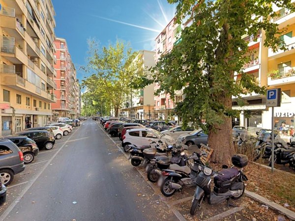 locale commerciale in affitto a Roma in zona Monte Sacro/Talenti