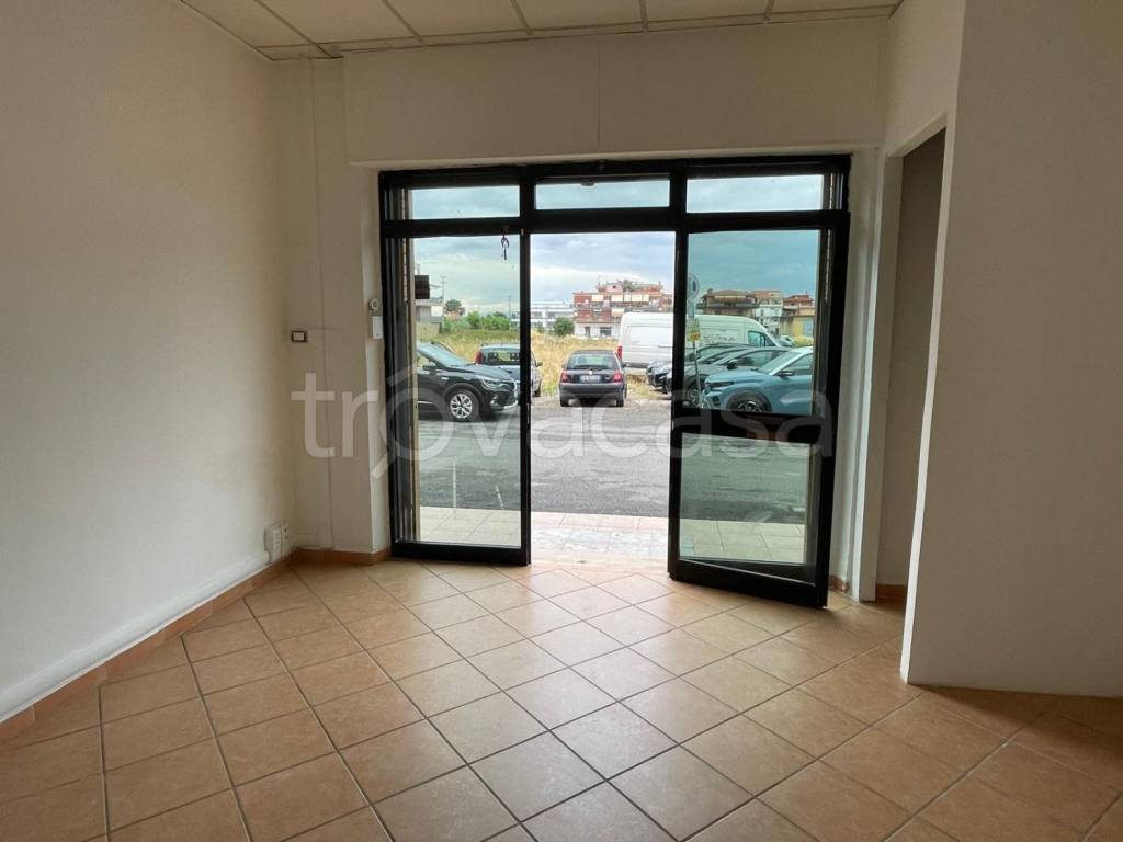 negozio in affitto a Roma