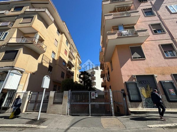 locale di sgombero in affitto a Roma in zona Primavalle