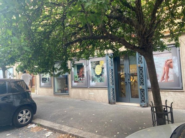 negozio in affitto a Roma in zona Salario