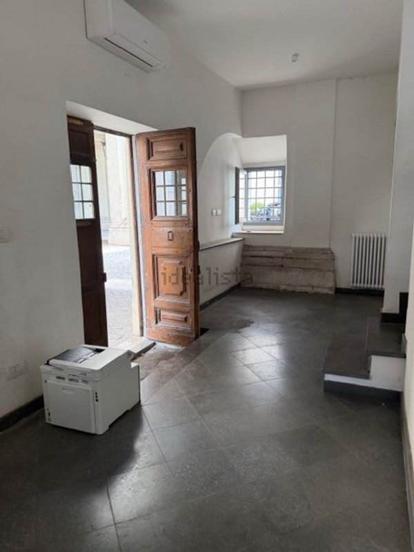 ufficio in affitto a Roma in zona Trevi-Colonna