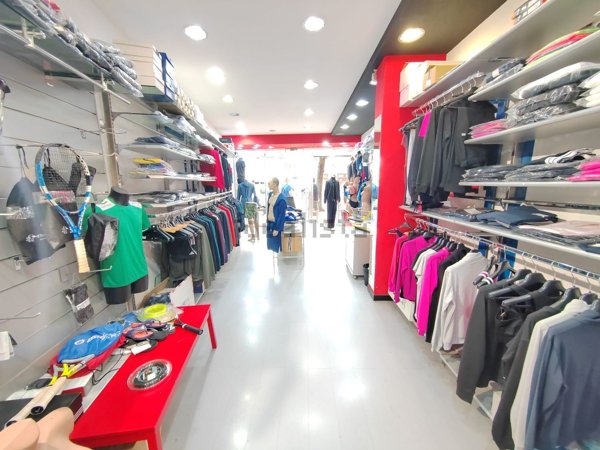 locale commerciale in affitto a Roma in zona Don Bosco