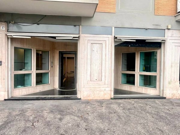 negozio in affitto a Roma in zona Primavalle