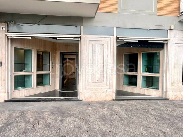 negozio in affitto a Roma in zona Primavalle