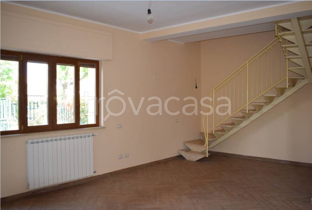 appartamento in affitto a Roma in zona Torre Spaccata