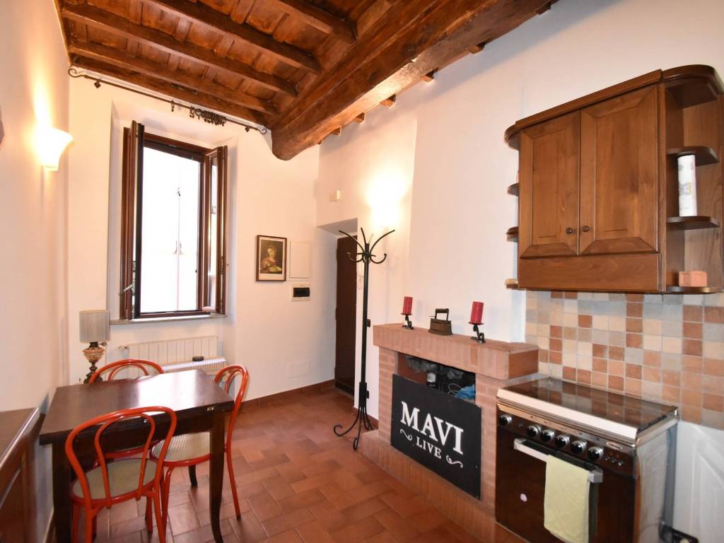 appartamento in affitto a Roma in zona Rione Regola