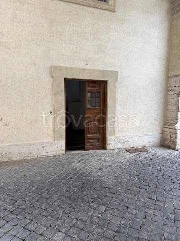 appartamento in affitto a Roma in zona Trevi-Colonna