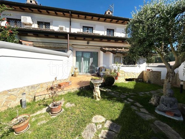casa indipendente in affitto a Roma in zona Infernetto