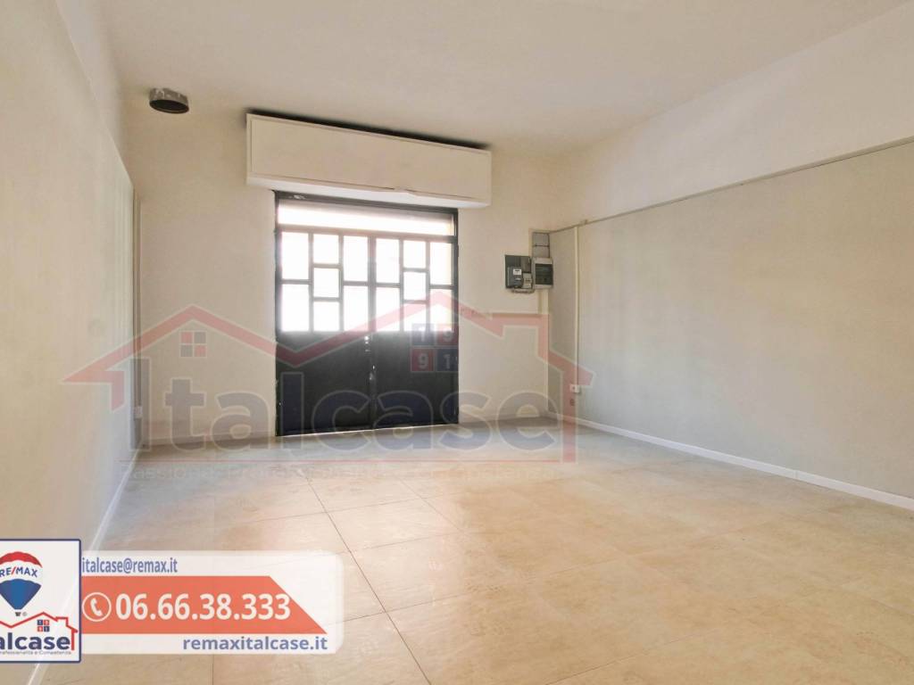 negozio in affitto a Roma in zona La Pisana