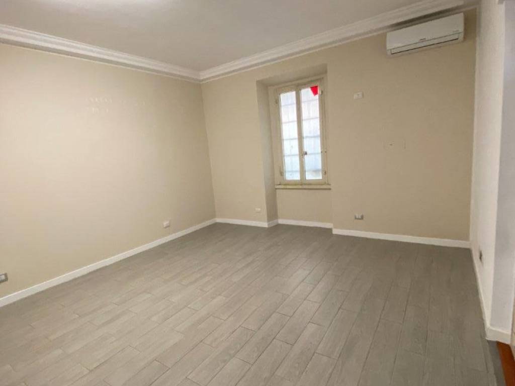 negozio in affitto a Roma in zona Appio Latino