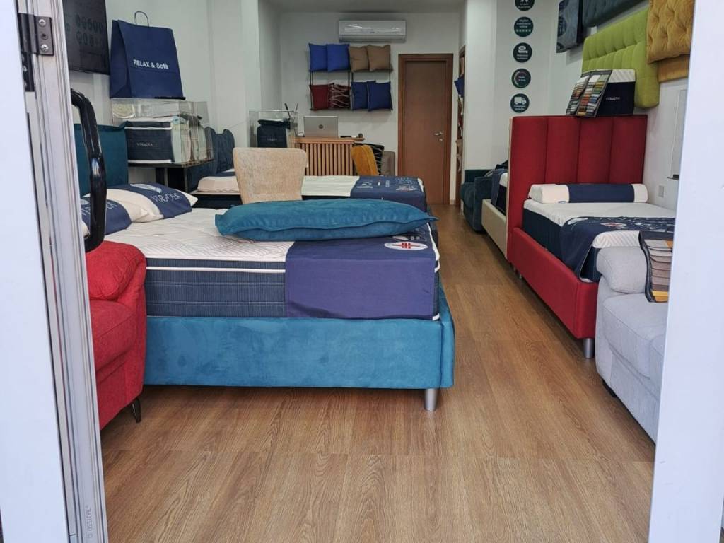 negozio in affitto a Roma in zona Tuscolano