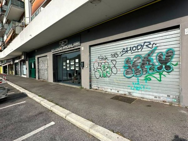 negozio in affitto a Roma