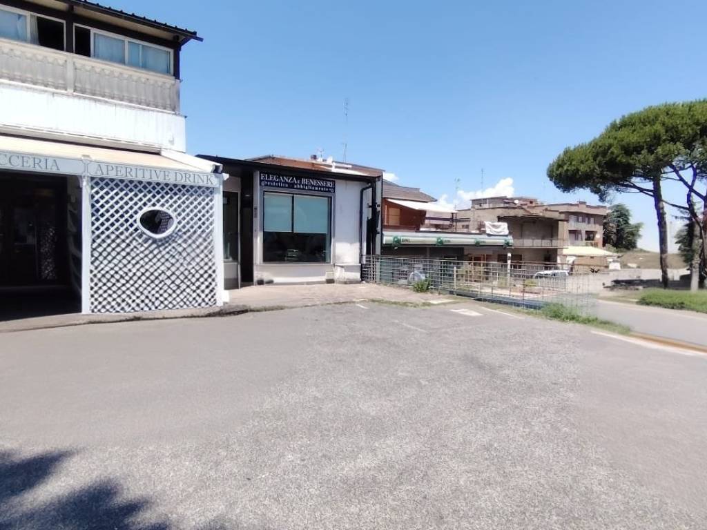 negozio in affitto a Roma in zona Tor di Quinto