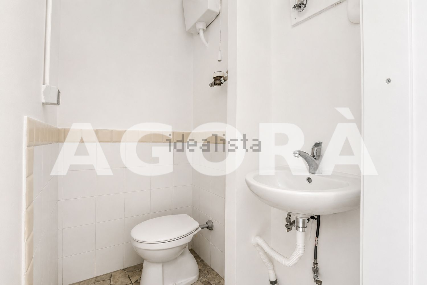 locale commerciale in affitto a Roma in zona Ostia