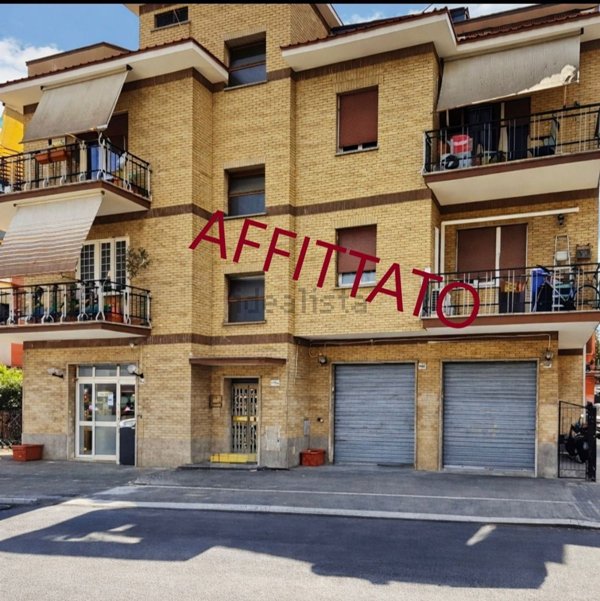 locale commerciale in affitto a Roma in zona Fidene