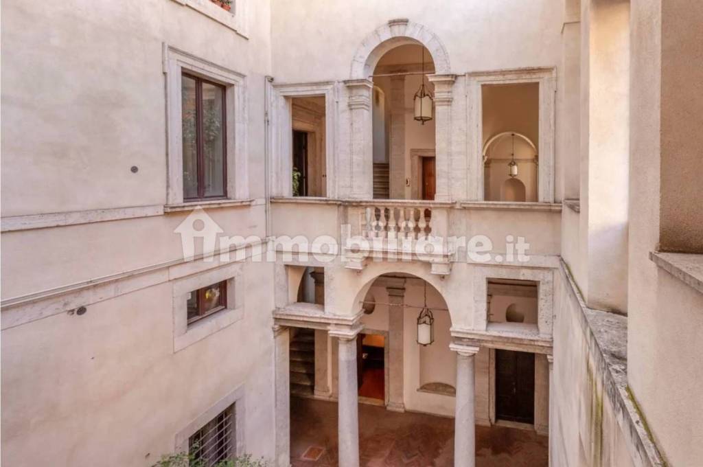 appartamento in affitto a Roma in zona Parione/Sant'Eustachio