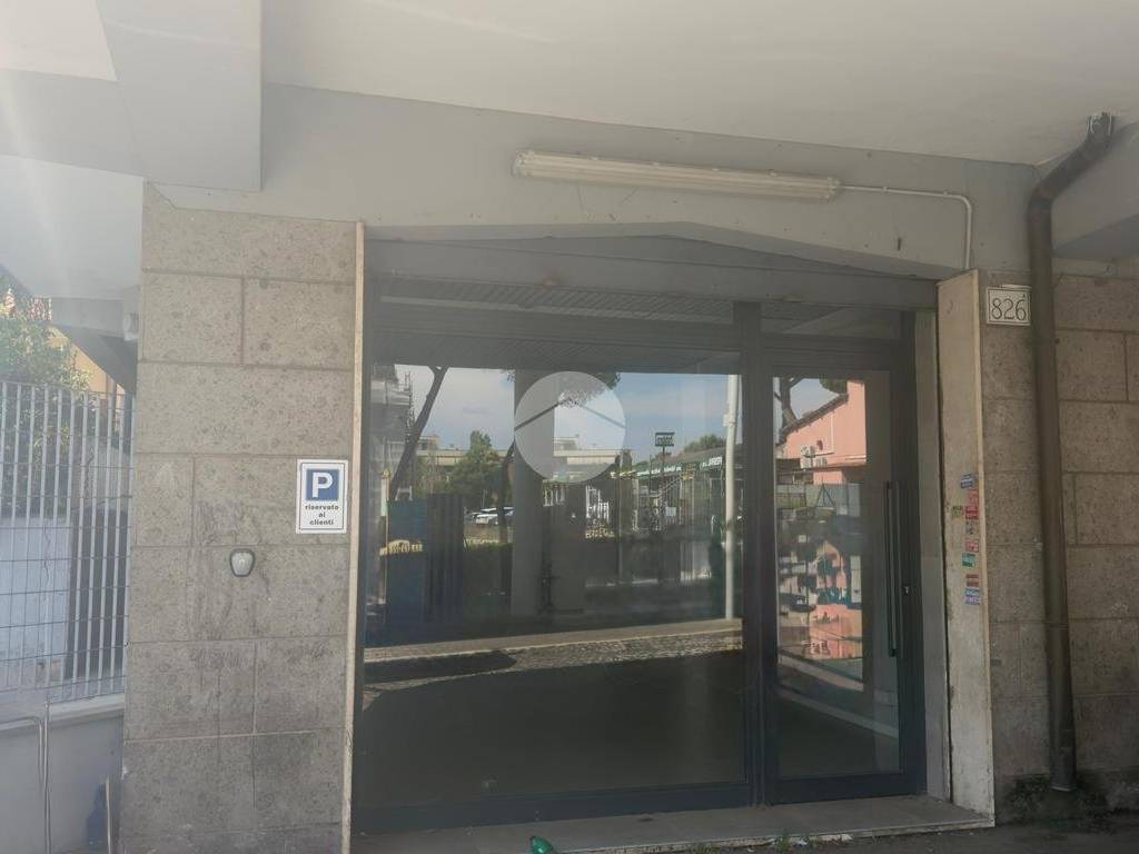 negozio in affitto a Roma