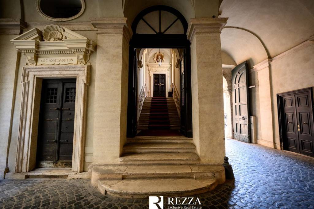 appartamento in affitto a Roma in zona Pigna - Sant'Angelo