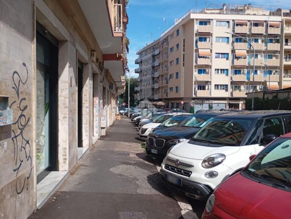 locale commerciale in affitto a Roma in zona Prenestino-Labicano