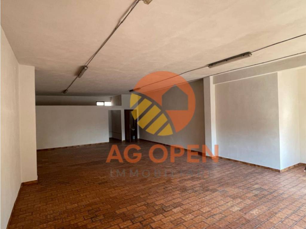 locale commerciale in affitto a Roma in zona Torre Gaia