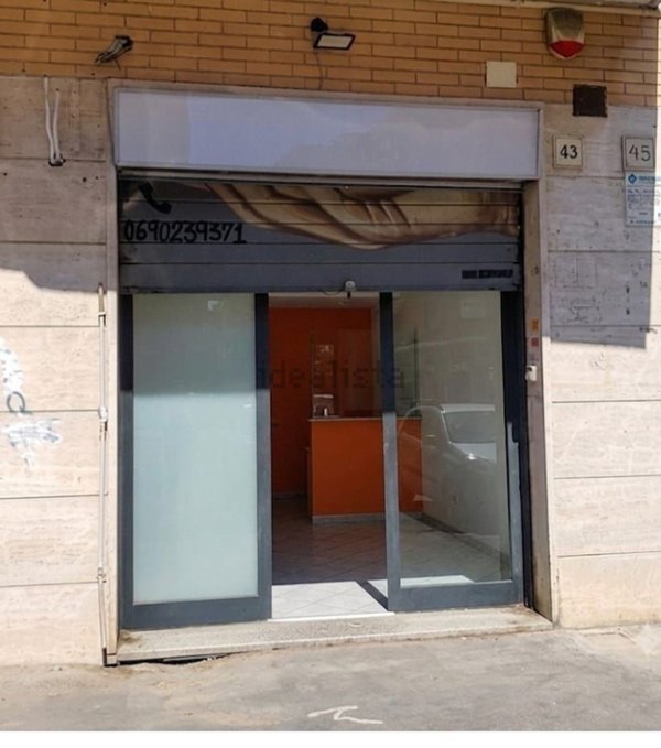 locale commerciale in affitto a Roma in zona Ostia