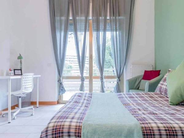 negozio in affitto a Roma in zona Mostacciano