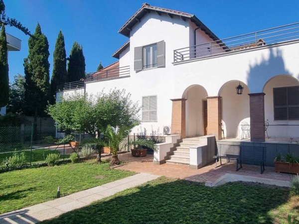 casa indipendente in affitto a Roma in zona Appio Claudio