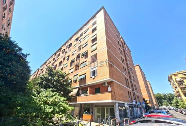 locale commerciale in affitto a Roma in zona Portuense