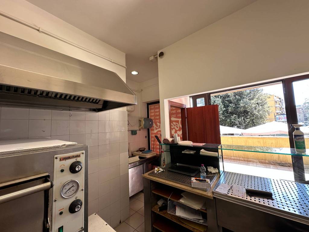 negozio in affitto a Roma in zona Prenestino-Centocelle