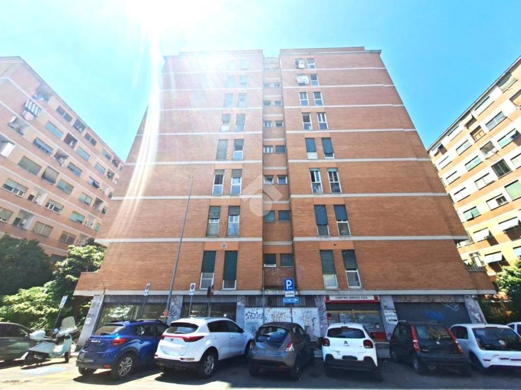 locale commerciale in affitto a Roma in zona Portuense