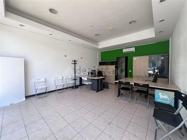 locale commerciale in affitto a Roma in zona Don Bosco