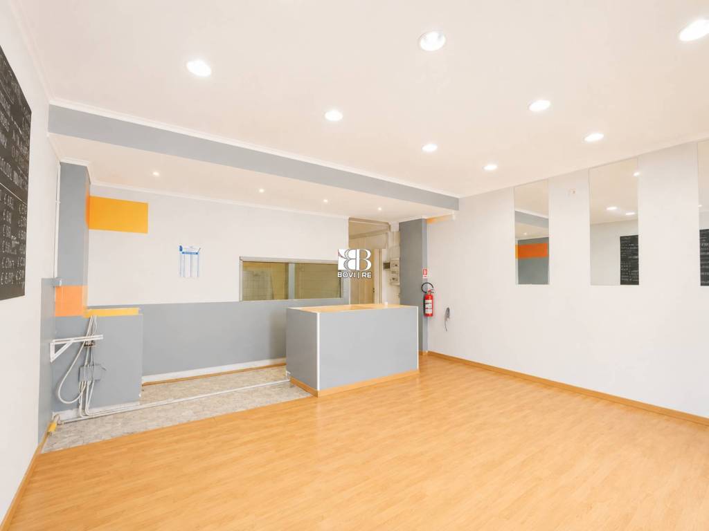 negozio in affitto a Roma in zona Ostia
