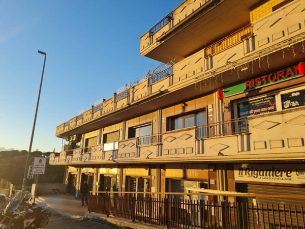 negozio in affitto a Roma in zona Olgiata