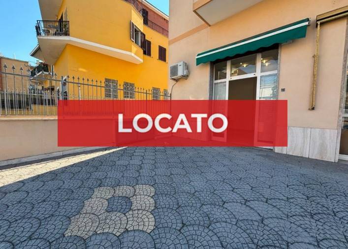 negozio in affitto a Roma in zona La Pisana