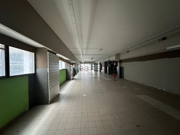 locale commerciale in affitto a Roma in zona Ostiense