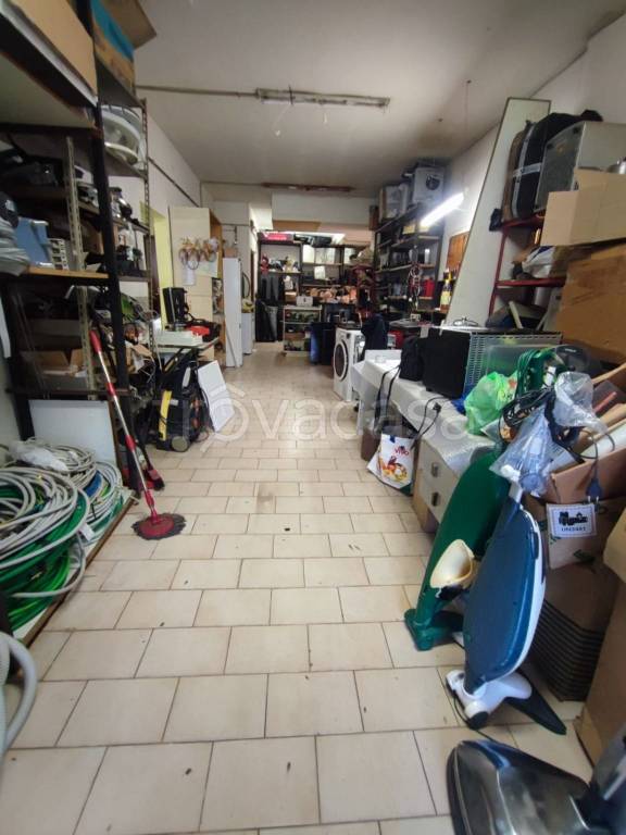negozio in affitto a Roma in zona Tor Bella Monaca