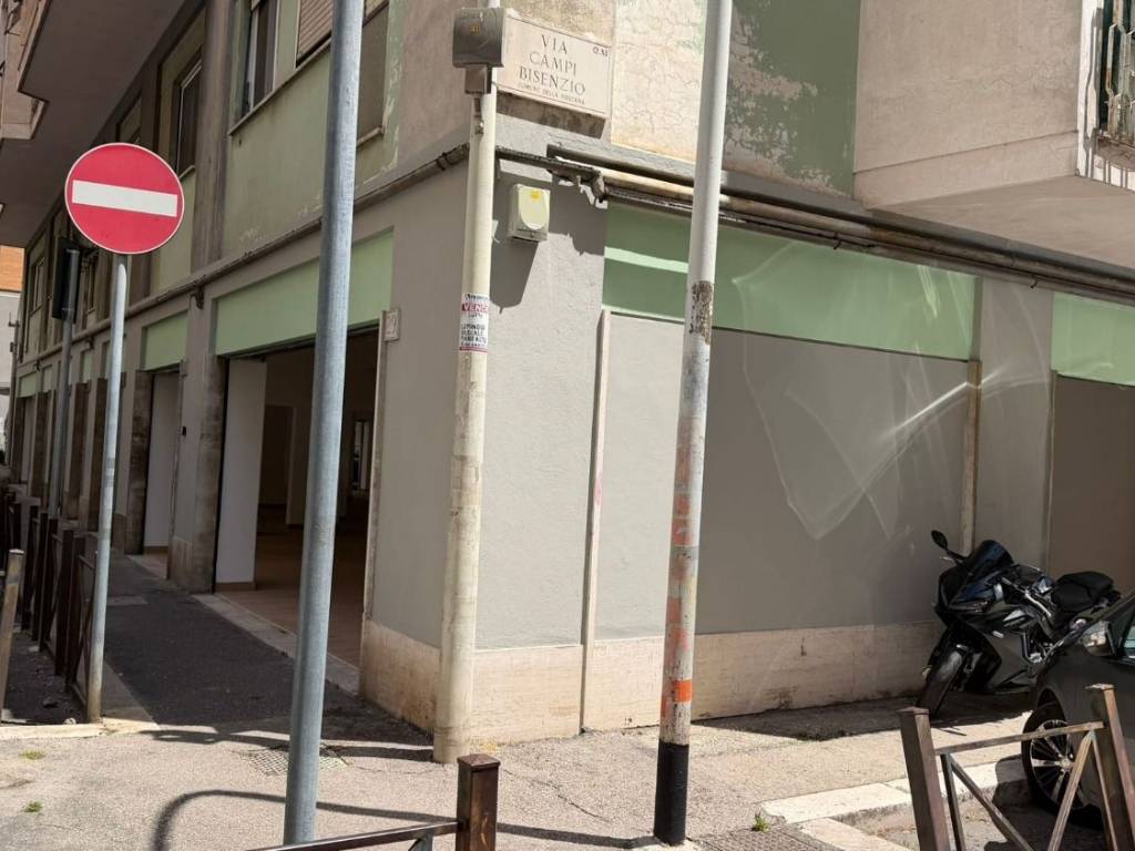 negozio in affitto a Roma in zona Portuense