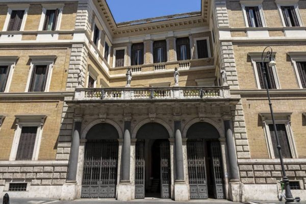 appartamento in affitto a Roma in zona Parione/Sant'Eustachio