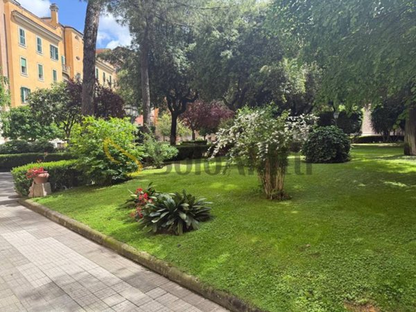 ufficio in affitto a Roma in zona Appio Latino