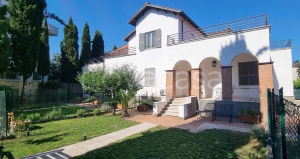 casa indipendente in affitto a Roma in zona Appio Claudio