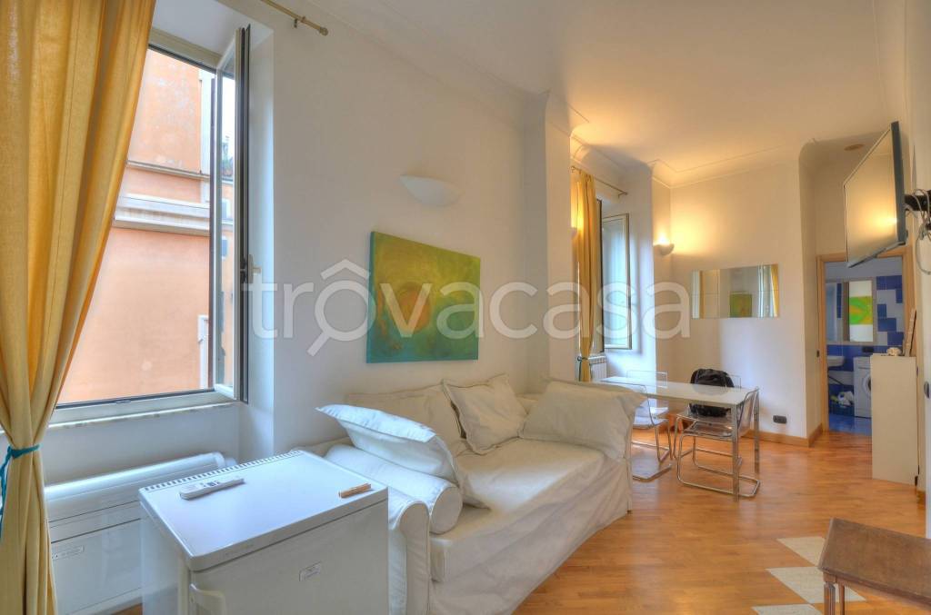 appartamento in affitto a Roma in zona Pigna - Sant'Angelo