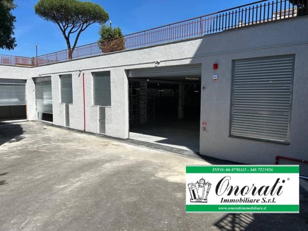 locale commerciale in affitto a Roma in zona Casal Morena